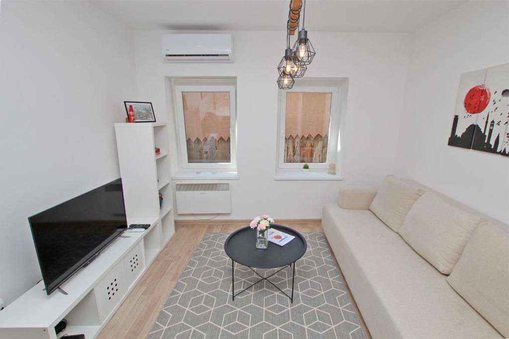 Morich Apartment In The Heart Of Old Town With Garden Sarajewo Zewnętrze zdjęcie